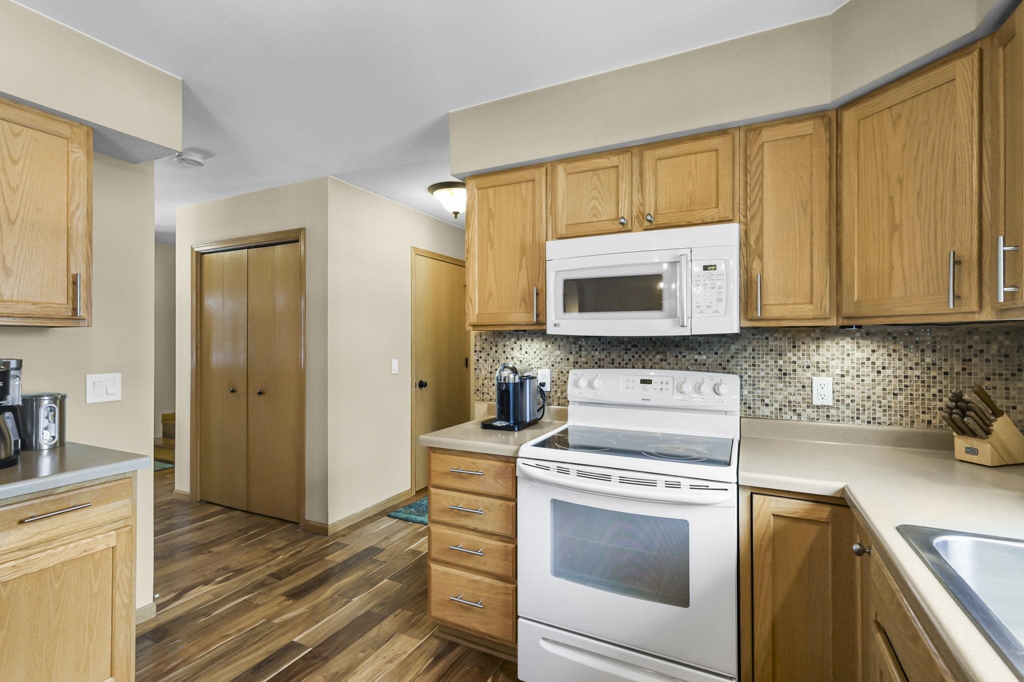 550 North Heatherstone Drive Sun Prairie, WI 53590 - Photo 13 of 46