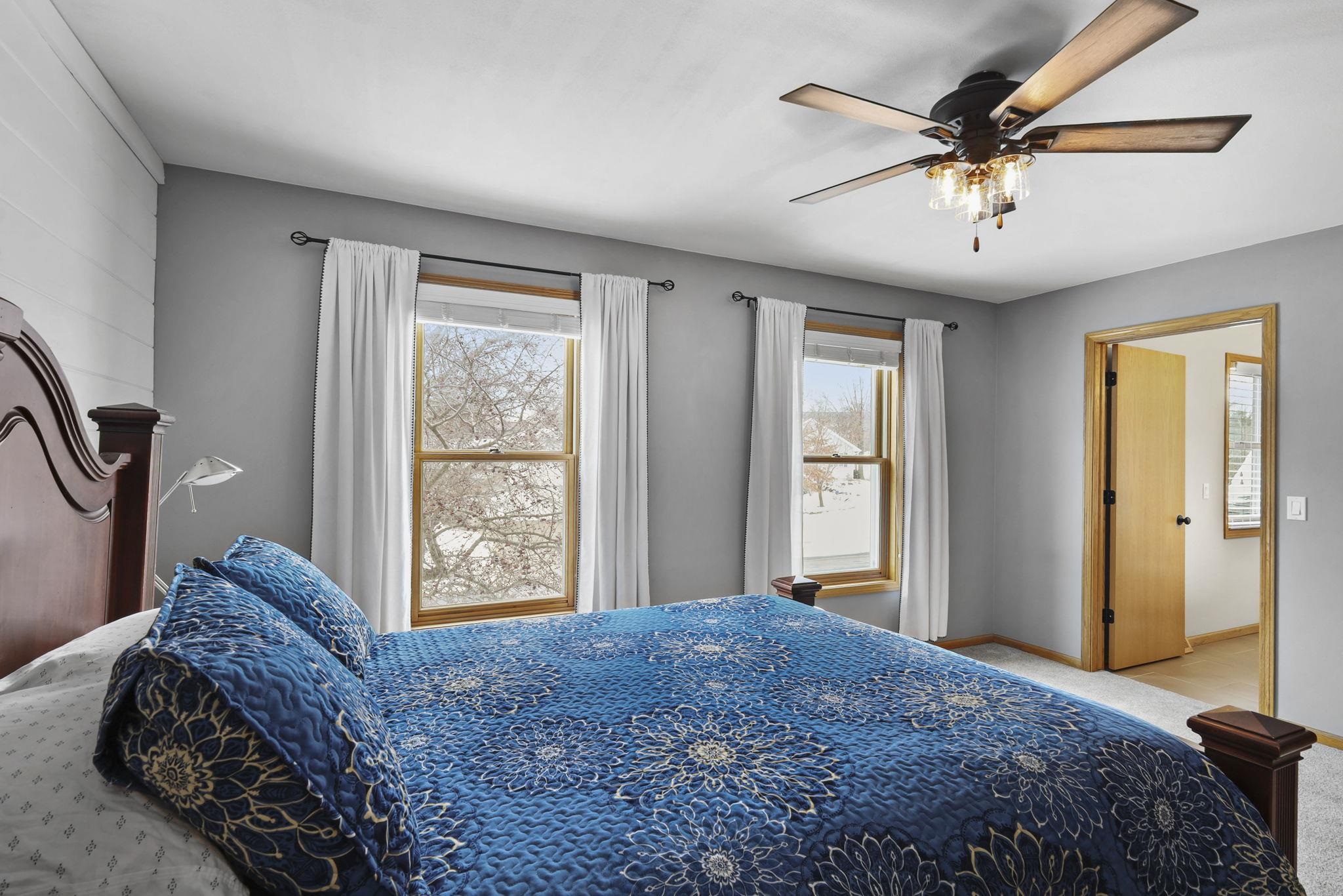 550 North Heatherstone Drive Sun Prairie, WI 53590 - Photo 20 of 46