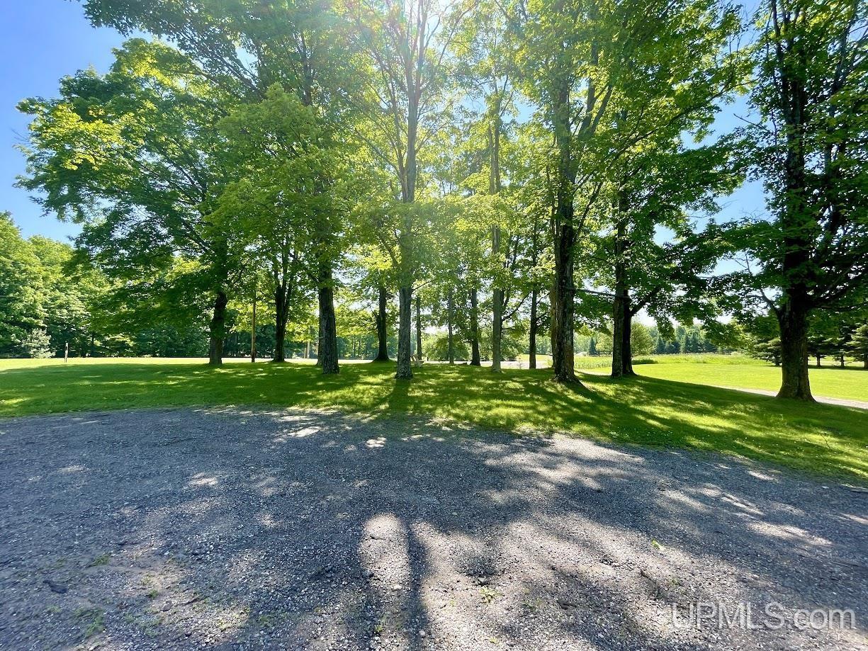 7697 G Road Escanaba, MI 49829 - Photo 3 of 38