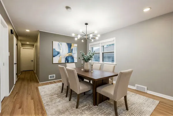 $569,900 | 9539 Lorel Avenue, Skokie, IL 60077
