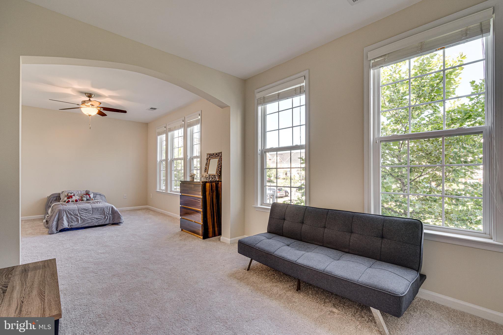 42554 Sunset Ridge Square Ashburn, VA 20148 - Photo 17 of 33 Spacious Primary Bedroom