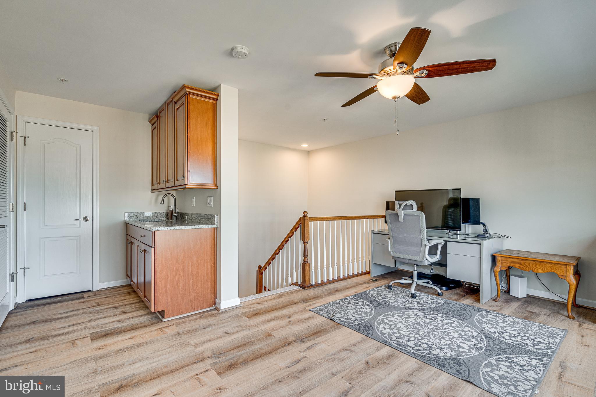 42554 Sunset Ridge Square Ashburn, VA 20148 - Photo 27 of 33 Upper Level