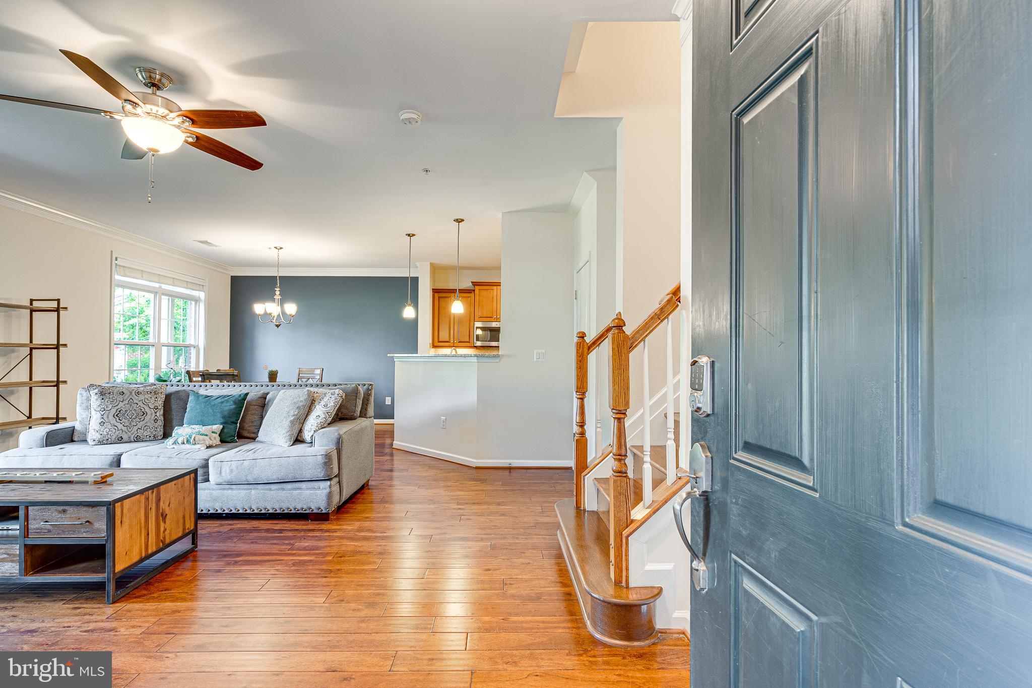 42554 Sunset Ridge Square Ashburn, VA 20148 - Photo 4 of 33 Welcome Home!