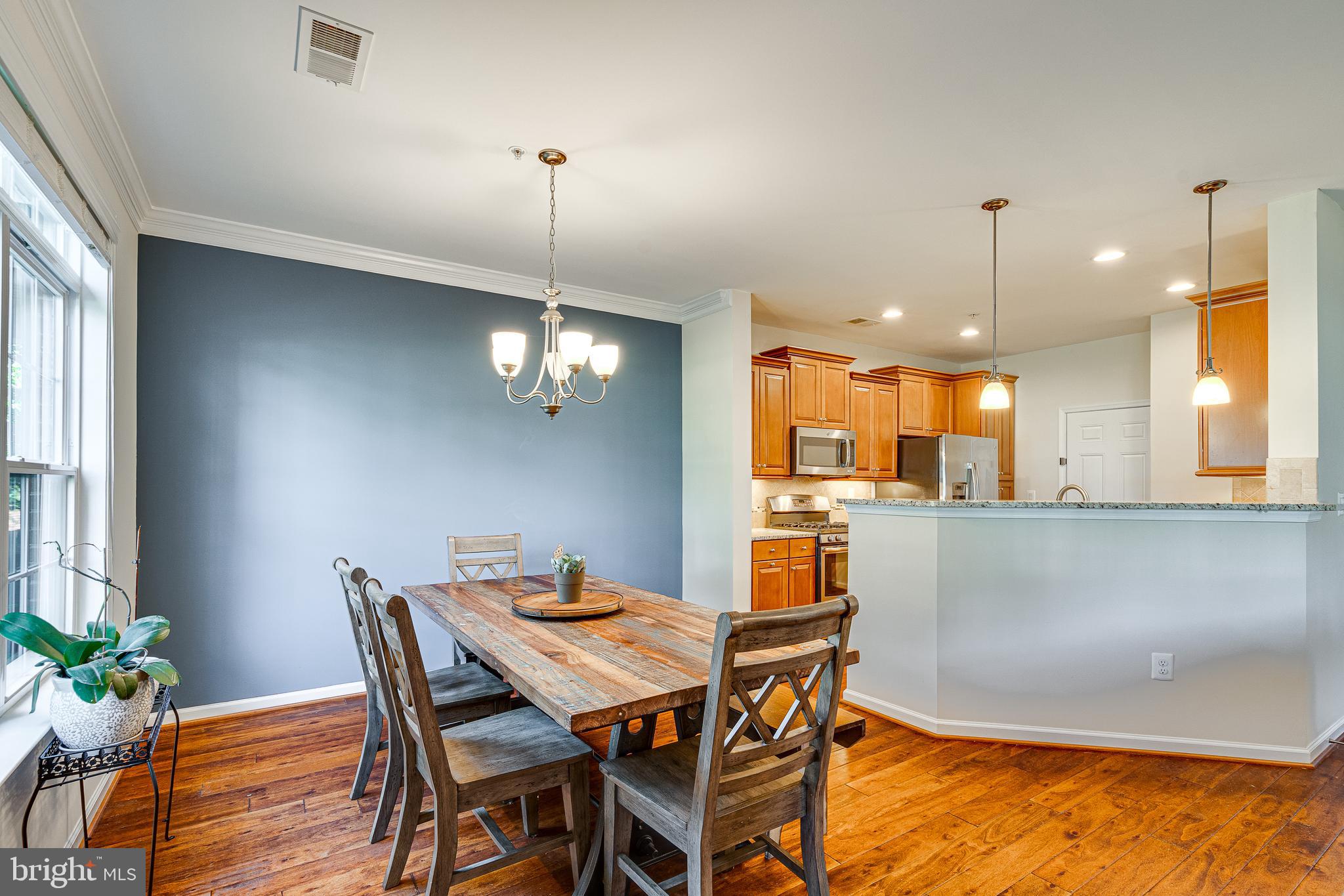 42554 Sunset Ridge Square Ashburn, VA 20148 - Photo 9 of 33 Dining Area