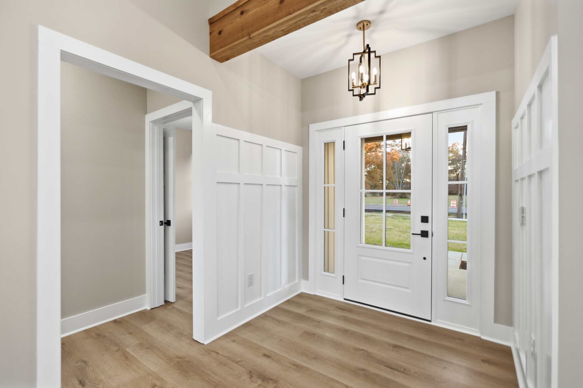 90 Kings Lane Tullahoma, TN 37388 - Photo 3 of 39 an entryway at livingroom with hallway