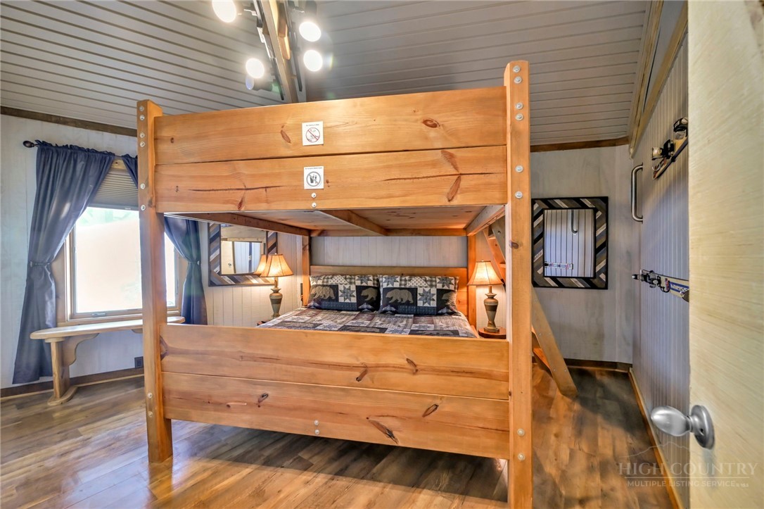 141 Skiloft Road Beech Mountain, NC 28604 - Photo 13 of 31 Gallery Image 13