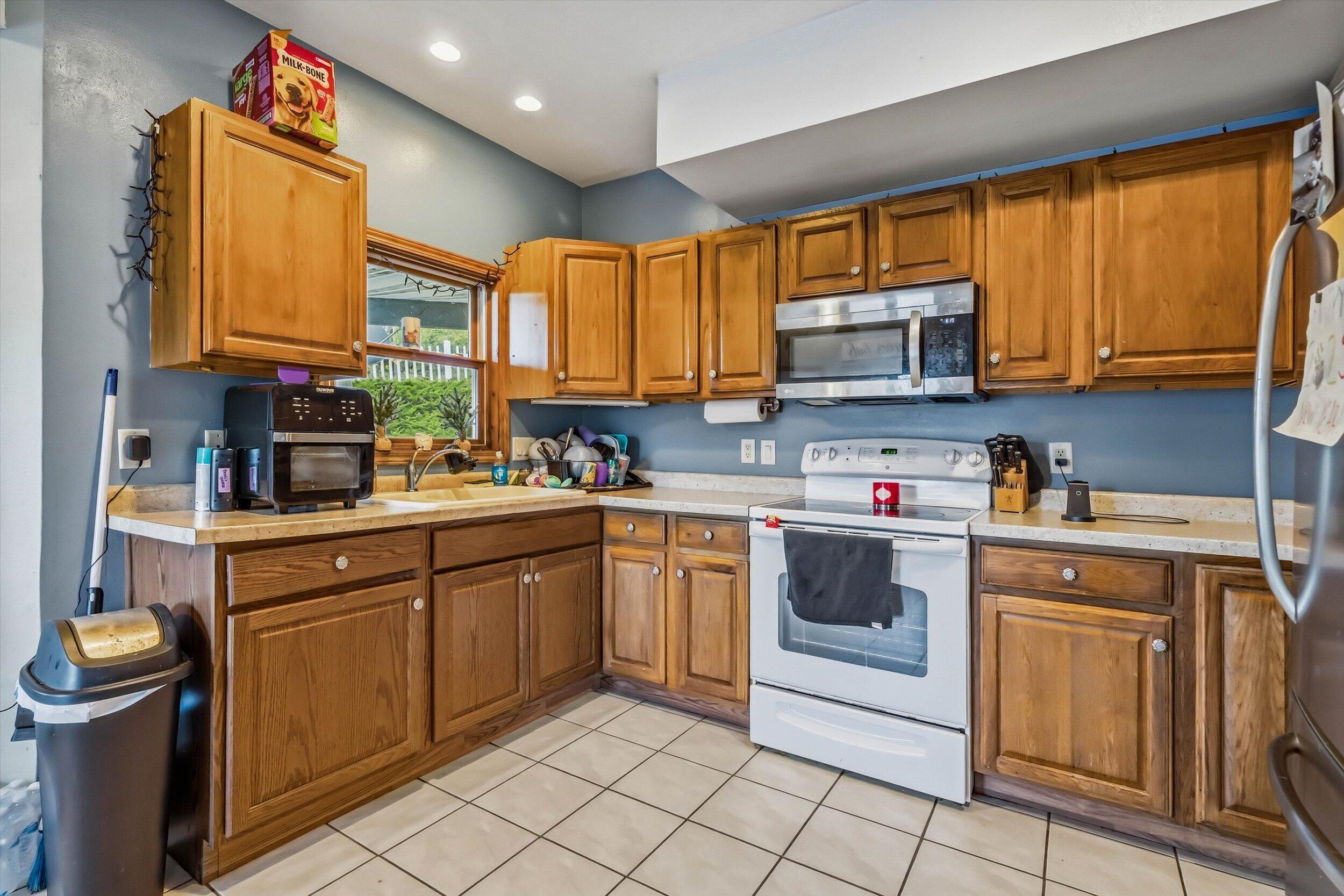 N3050 County Road South Mitchell, WI 53011 - Photo 24 of 61 26-Kitchen