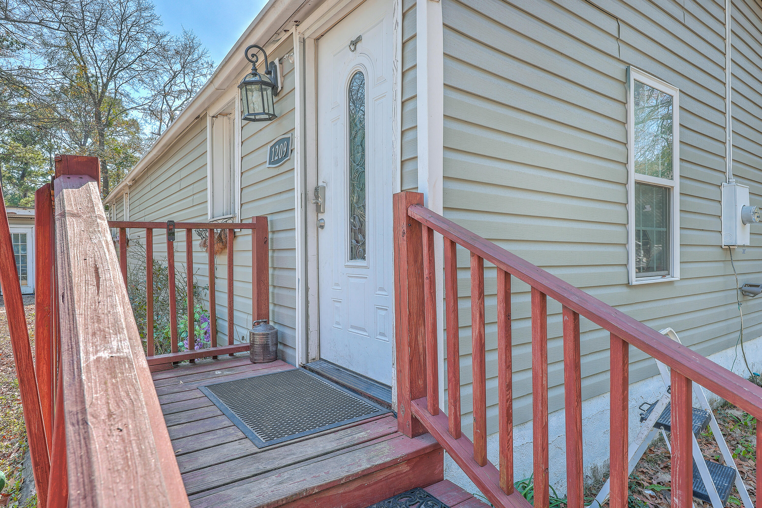 1209 Palm Street Hanahan, SC 29410 - Photo 4 of 24 main starcase