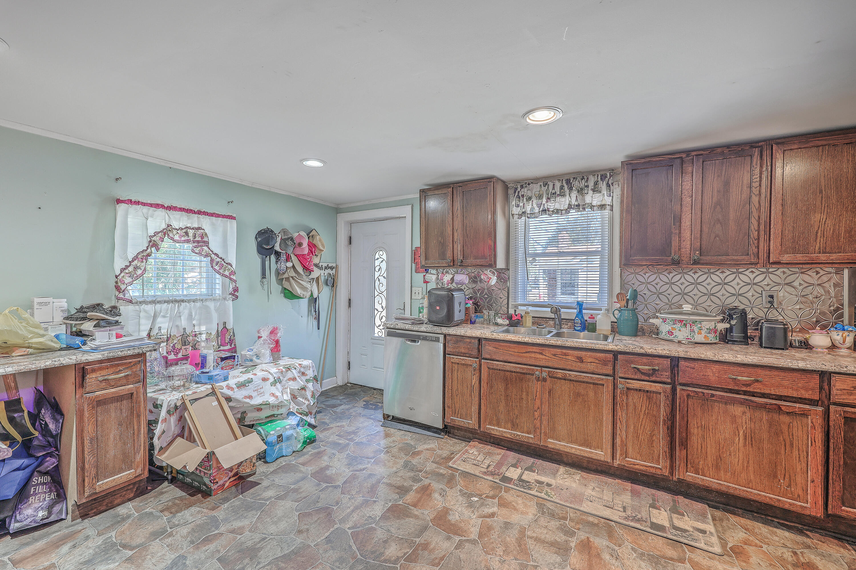 1209 Palm Street Hanahan, SC 29410 - Photo 5 of 24 kitchen