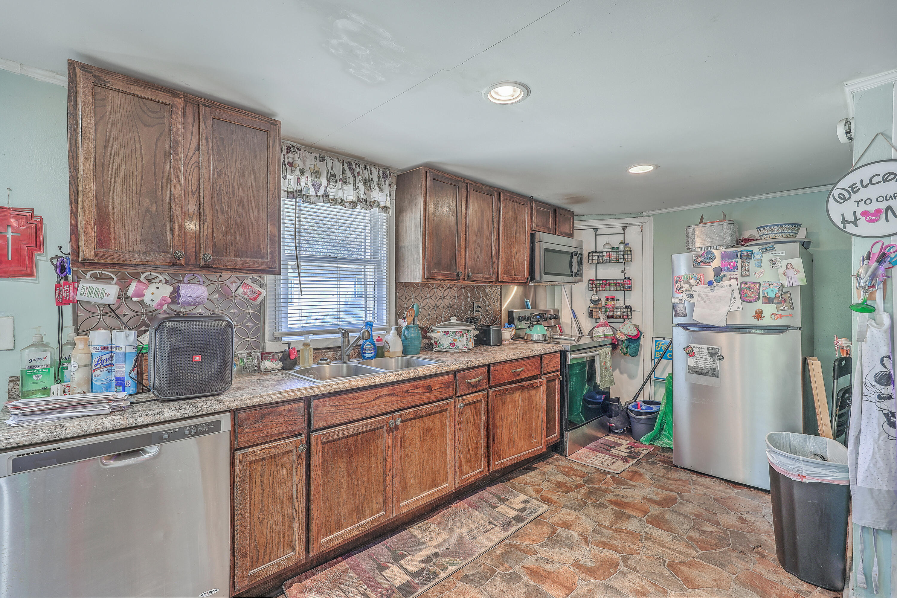 1209 Palm Street Hanahan, SC 29410 - Photo 6 of 24 kitchen