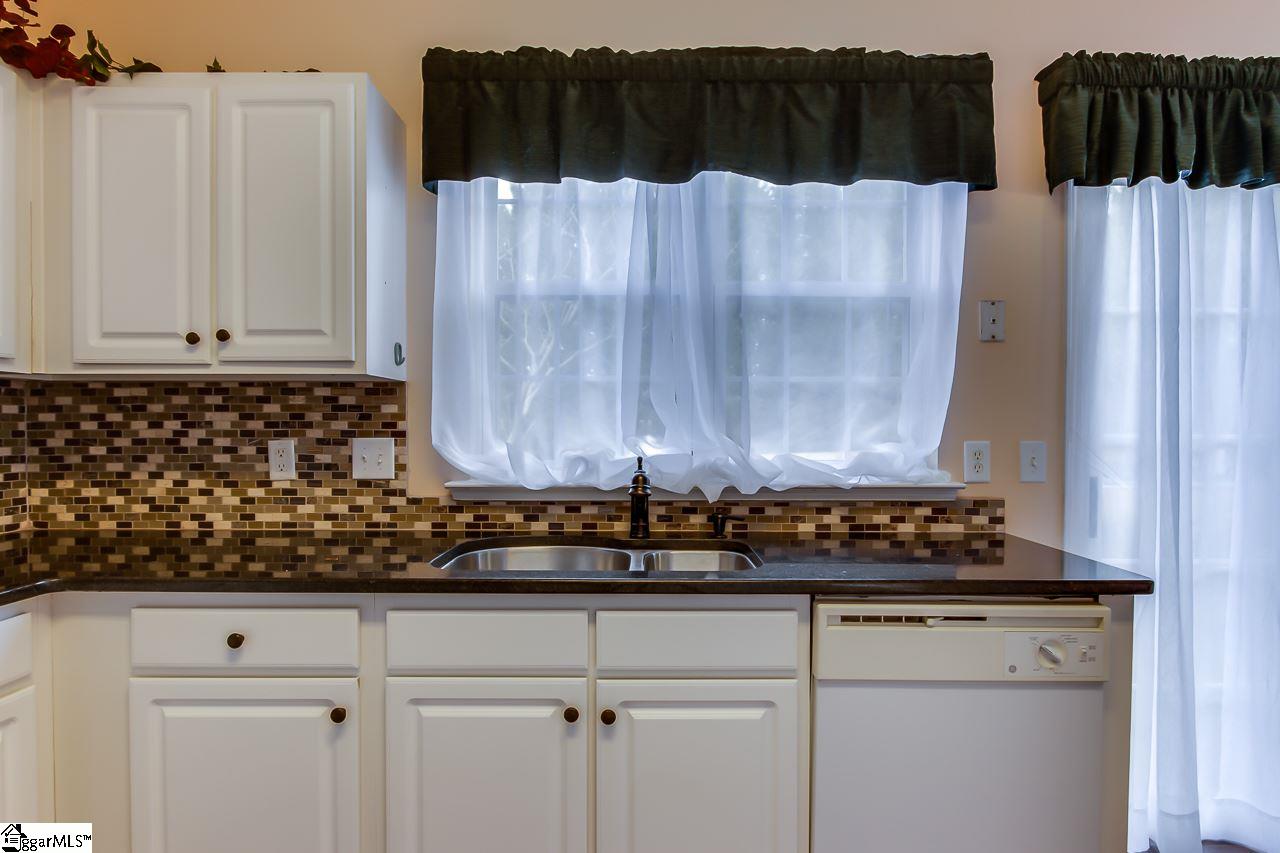 104 Innisbrook Lane Simpsonville, SC 29681 - Photo 11 of 35 Gallery Image 11
