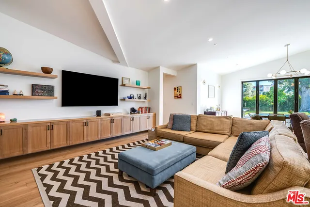 $12,995 | 13542 Valleyheart Drive, Sherman Oaks, CA 91423