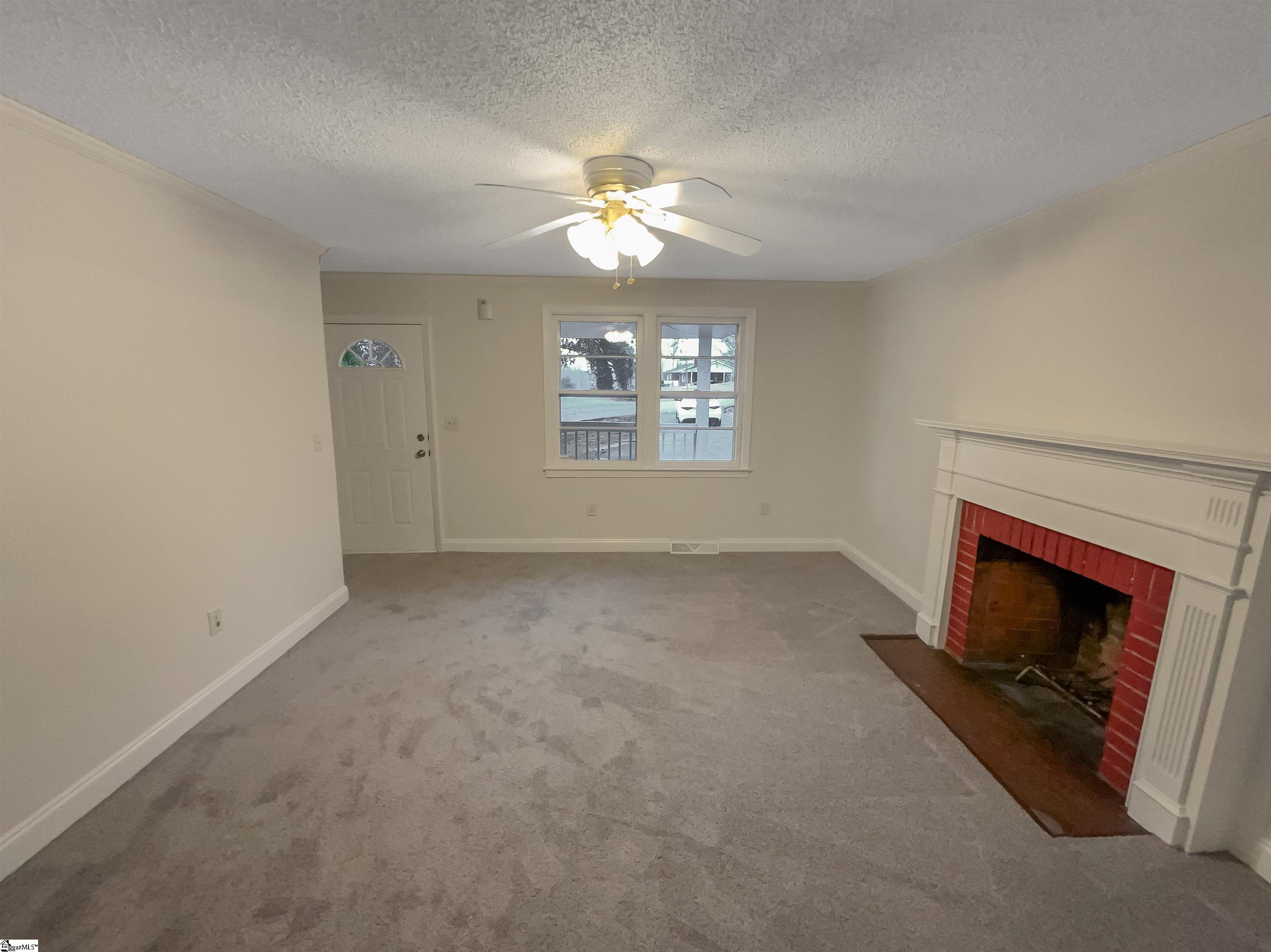 421 High Valley Boulevard Greenville, SC 29605 - Photo 3 of 22