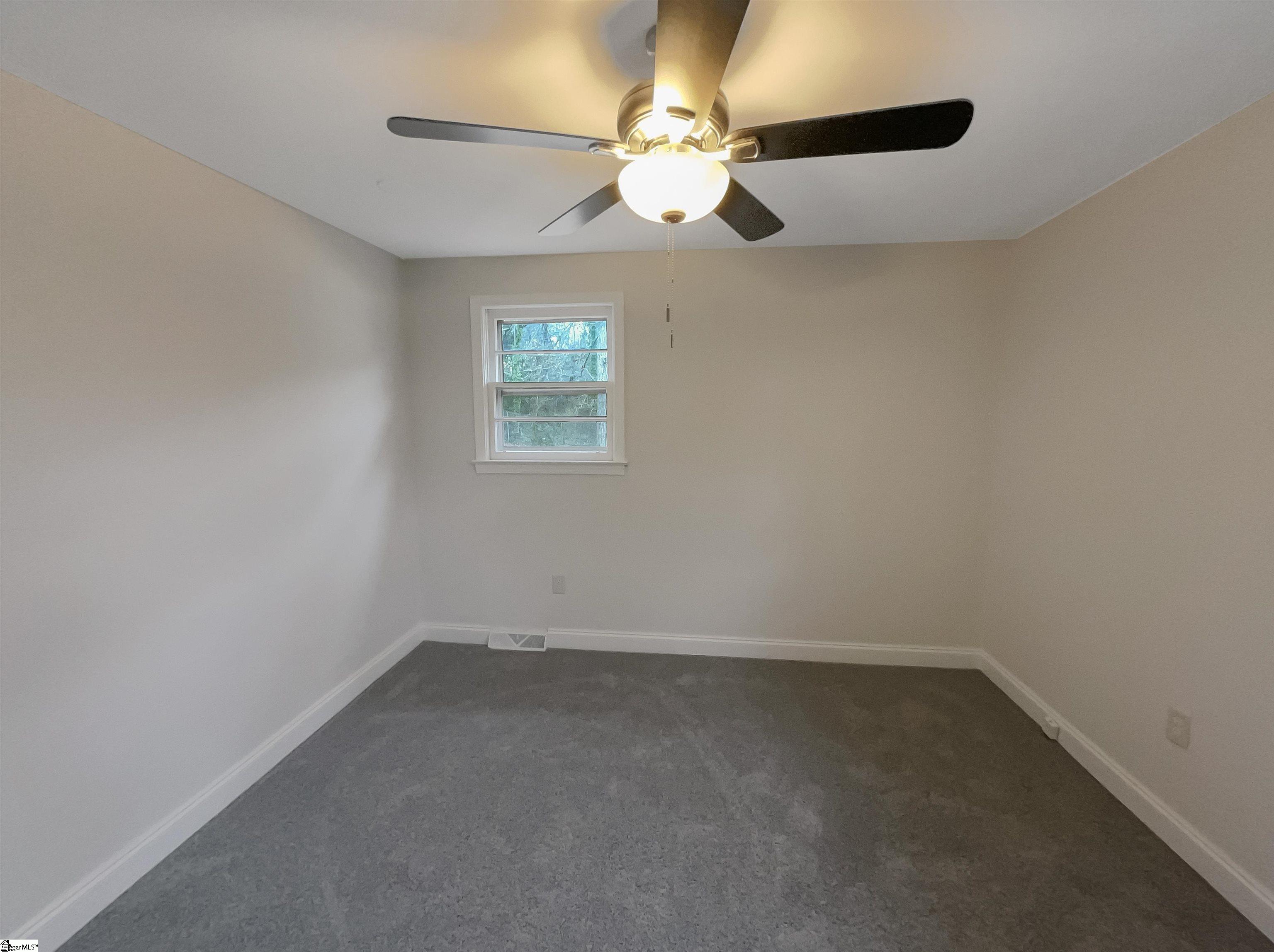 421 High Valley Boulevard Greenville, SC 29605 - Photo 9 of 22