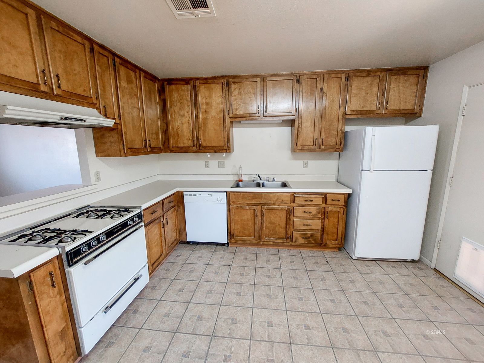 125 South Lumill Street Ridgecrest, CA 93555 - Photo 11 of 15 Gallery Image 11