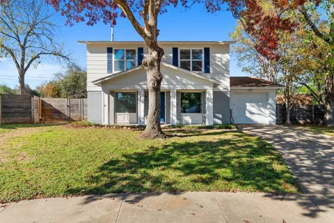 a front view of house with yard