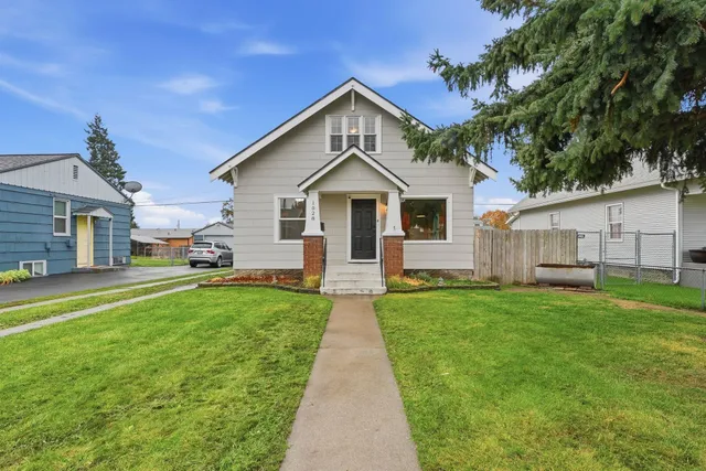 $389,900 | 1028 East Courtland Avenue, Spokane, WA 99207