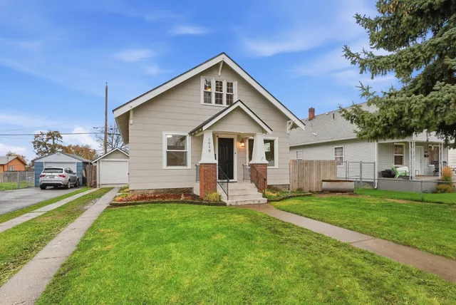 $389,900 | 1028 East Courtland Avenue, Spokane, WA 99207