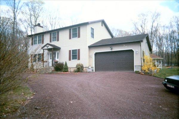 901 Bromley Road Henryville, PA 18332 - Photo 1 of 3 Main Photo