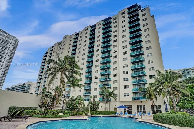 $5,500 | 4001 South Ocean Drive, Unit 3L, Hollywood, FL 33019