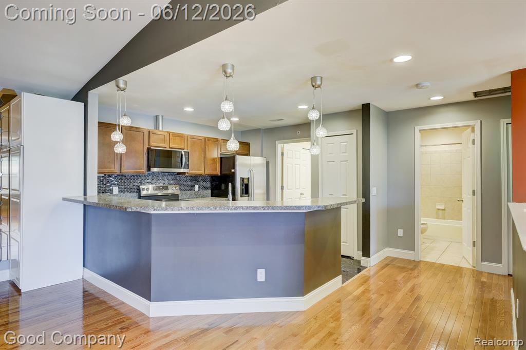 29941 Fox Run Circle Warren, MI 48092 - Photo 12 of 35