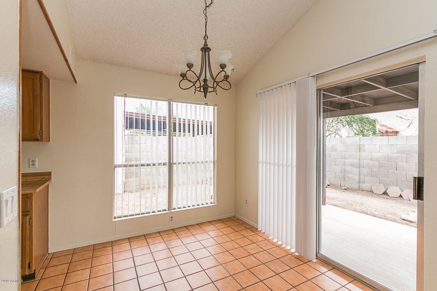 437 East Utopia Road Phoenix, AZ 85024 - Photo 10 of 25 tzWLPPFM