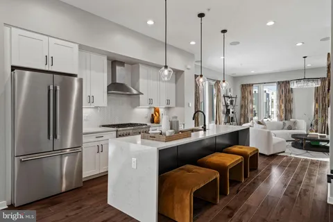 $1,249,000 | 3200 Parkview Walk, Philadelphia, PA 19125