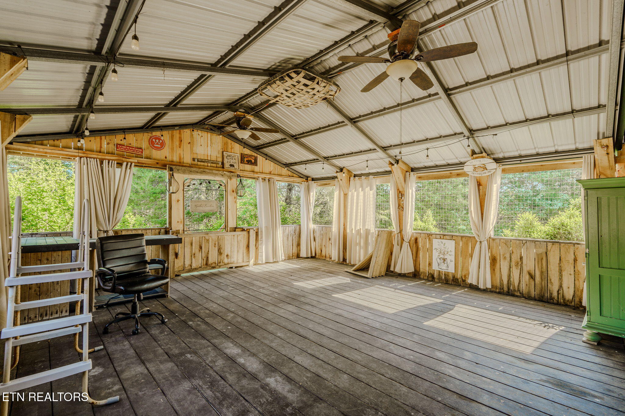 1582 Romary Road Dandridge, TN 37725 - Photo 36 of 46 37