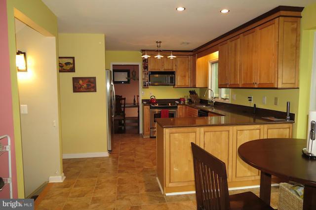 3885 Roundtree Road Jefferson, MD 21755 - Photo 9 of 26 Kitchen