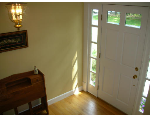 34 Pondview Road Sudbury, MA 01776 - Photo 3 of 16