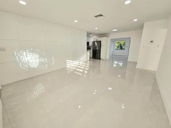 $3,900 | 7304 Westwood Drive, Tamarac, FL 33321