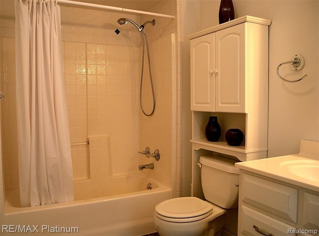 13746 Lenmoore Road Belleville, MI 48111 - Photo 21 of 56 DSC_0220.JPG