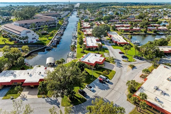 $355,000 | 9409 Catalina Drive, Bradenton, FL 34210