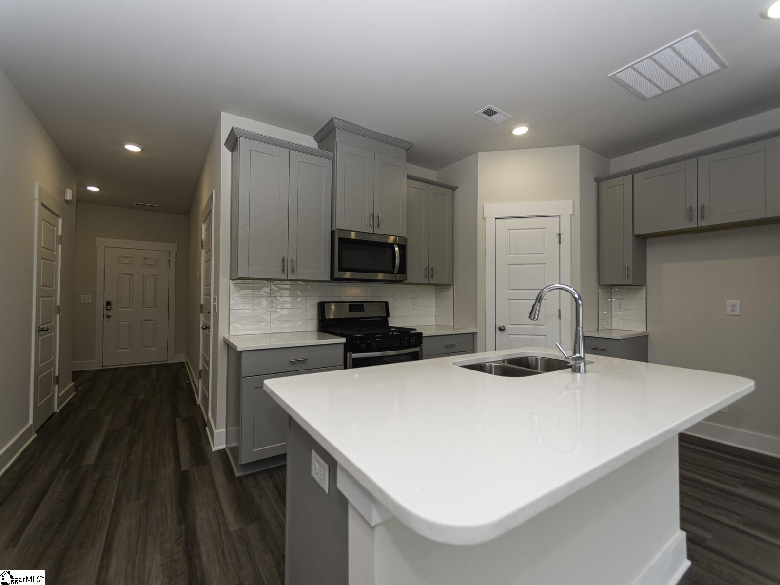 939 Yarn Way Greer, SC 29651 - Photo 4 of 32 Gallery Image 4