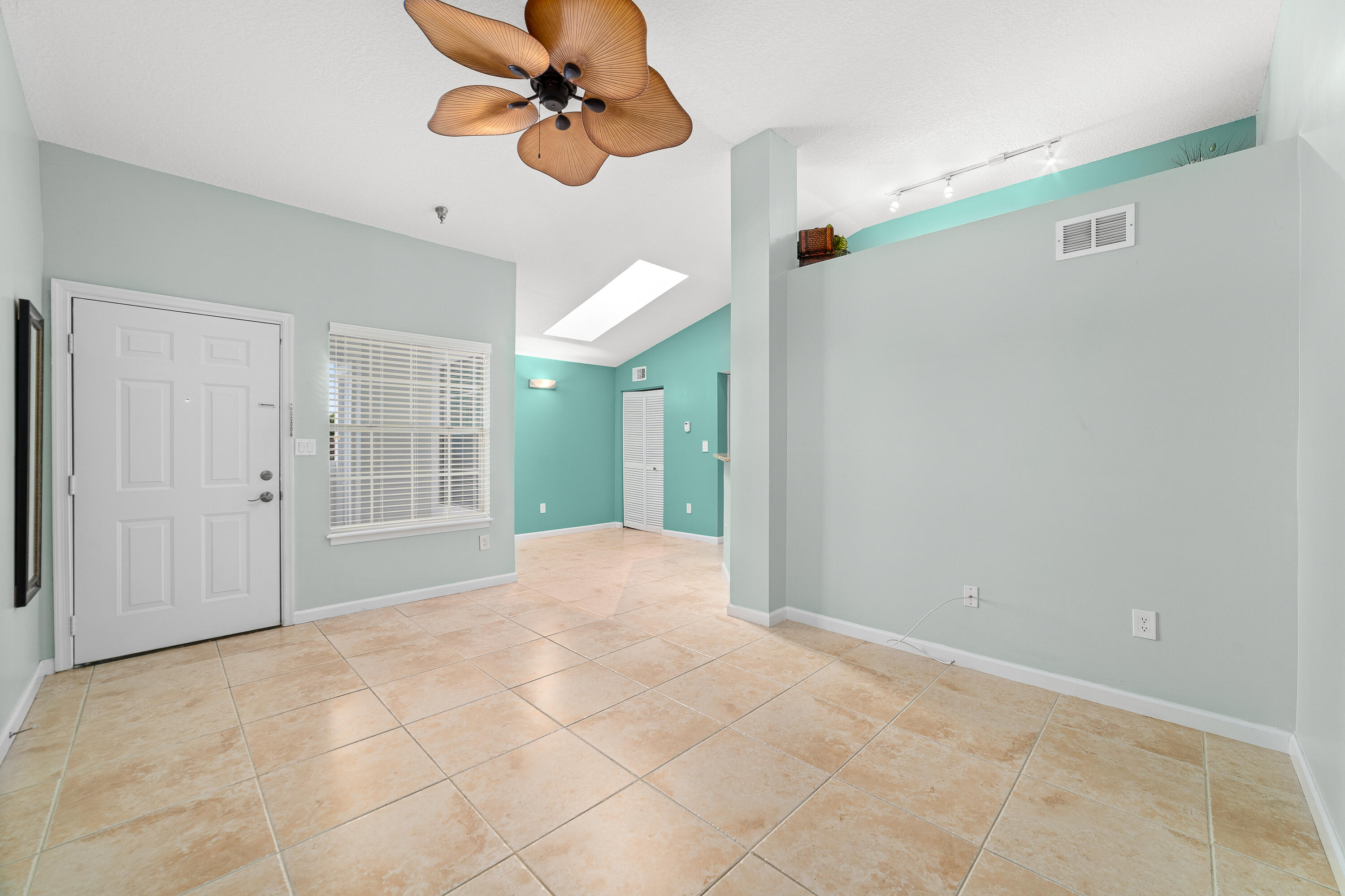 1205 Crystal Way, Unit D Delray Beach, FL 33444 - Photo 9 of 28 _DSC3386