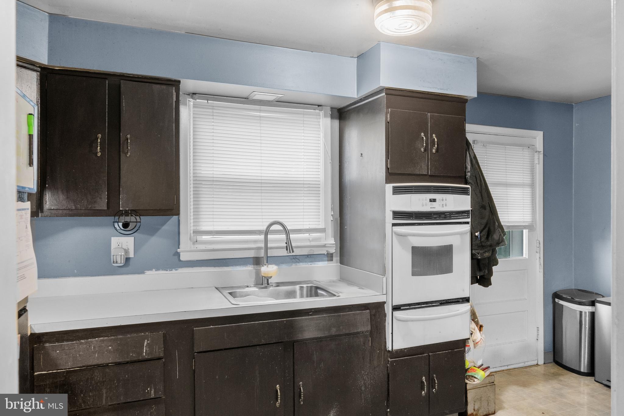 1202 Oak Lane Brookhaven, PA 19015 - Photo 13 of 44