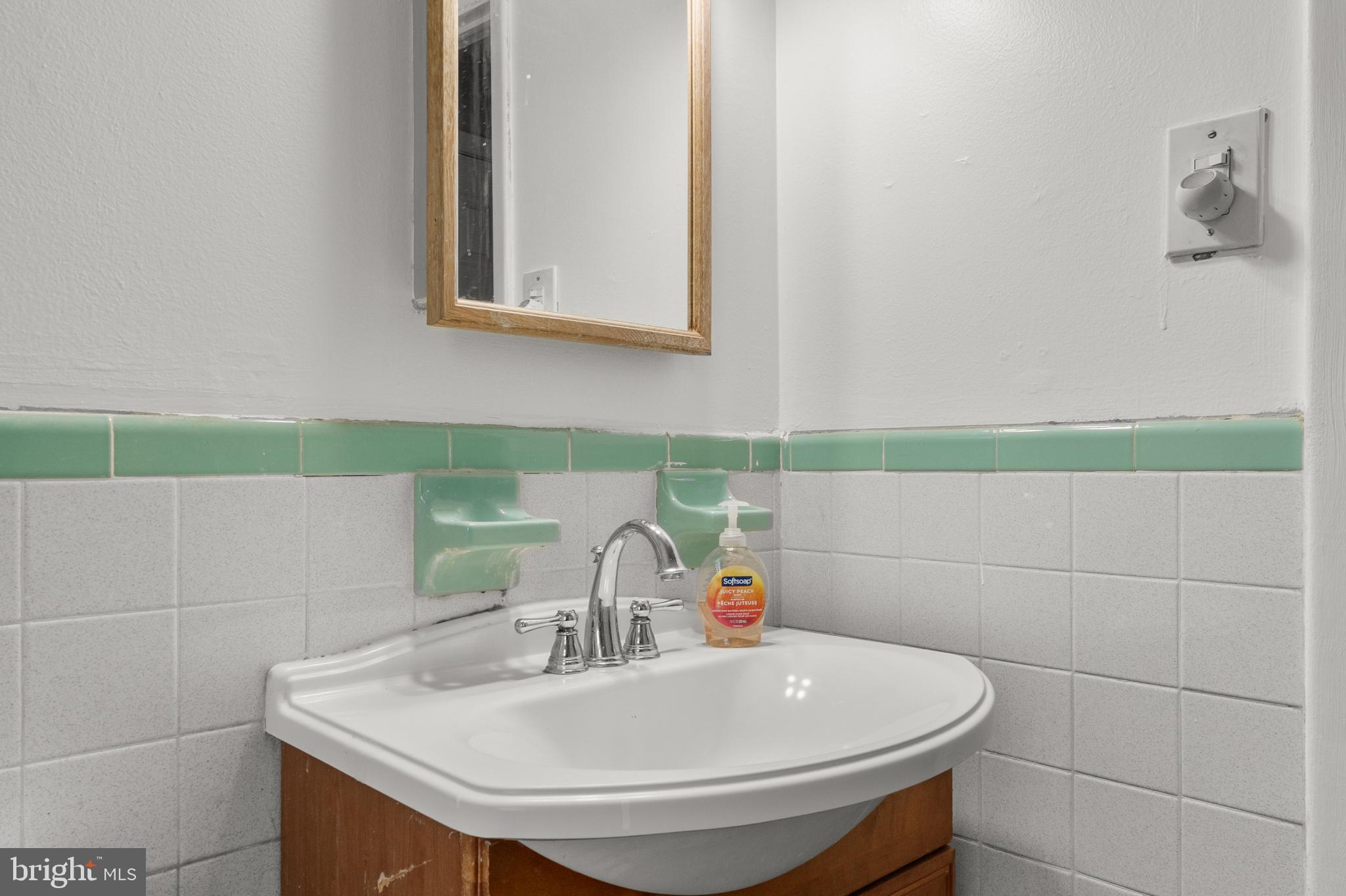 1202 Oak Lane Brookhaven, PA 19015 - Photo 30 of 44