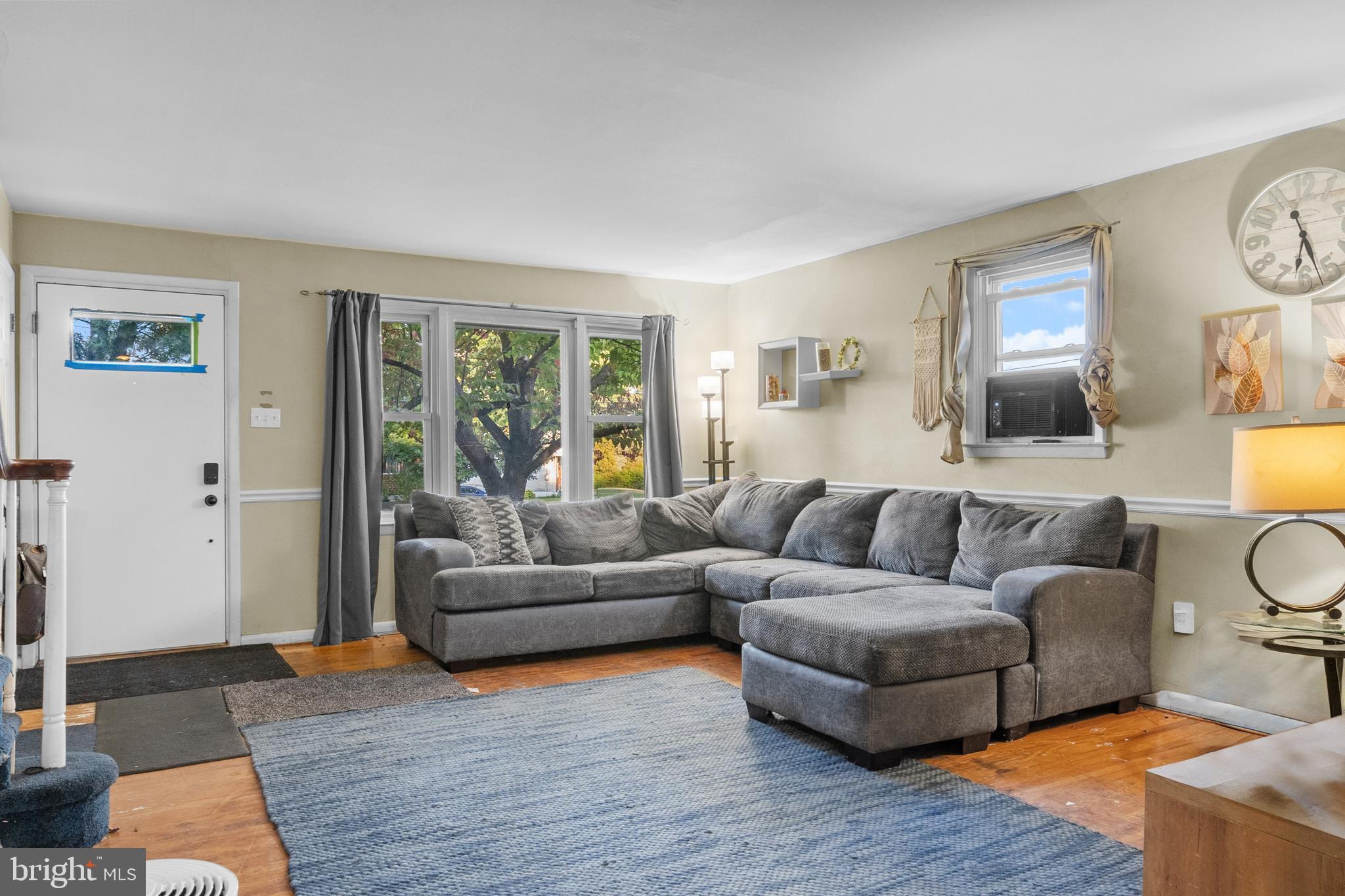 1202 Oak Lane Brookhaven, PA 19015 - Photo 3 of 44