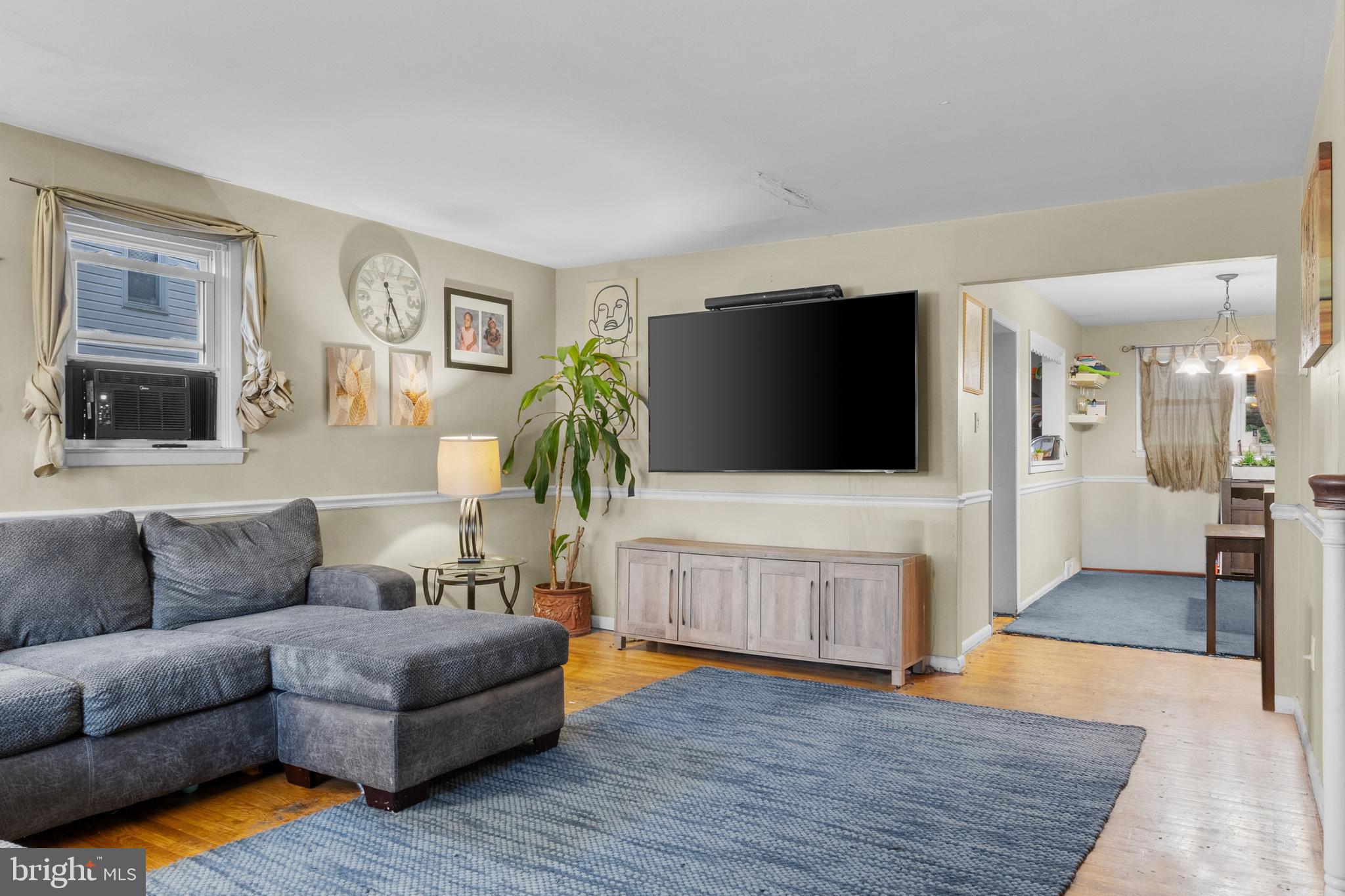 1202 Oak Lane Brookhaven, PA 19015 - Photo 4 of 44