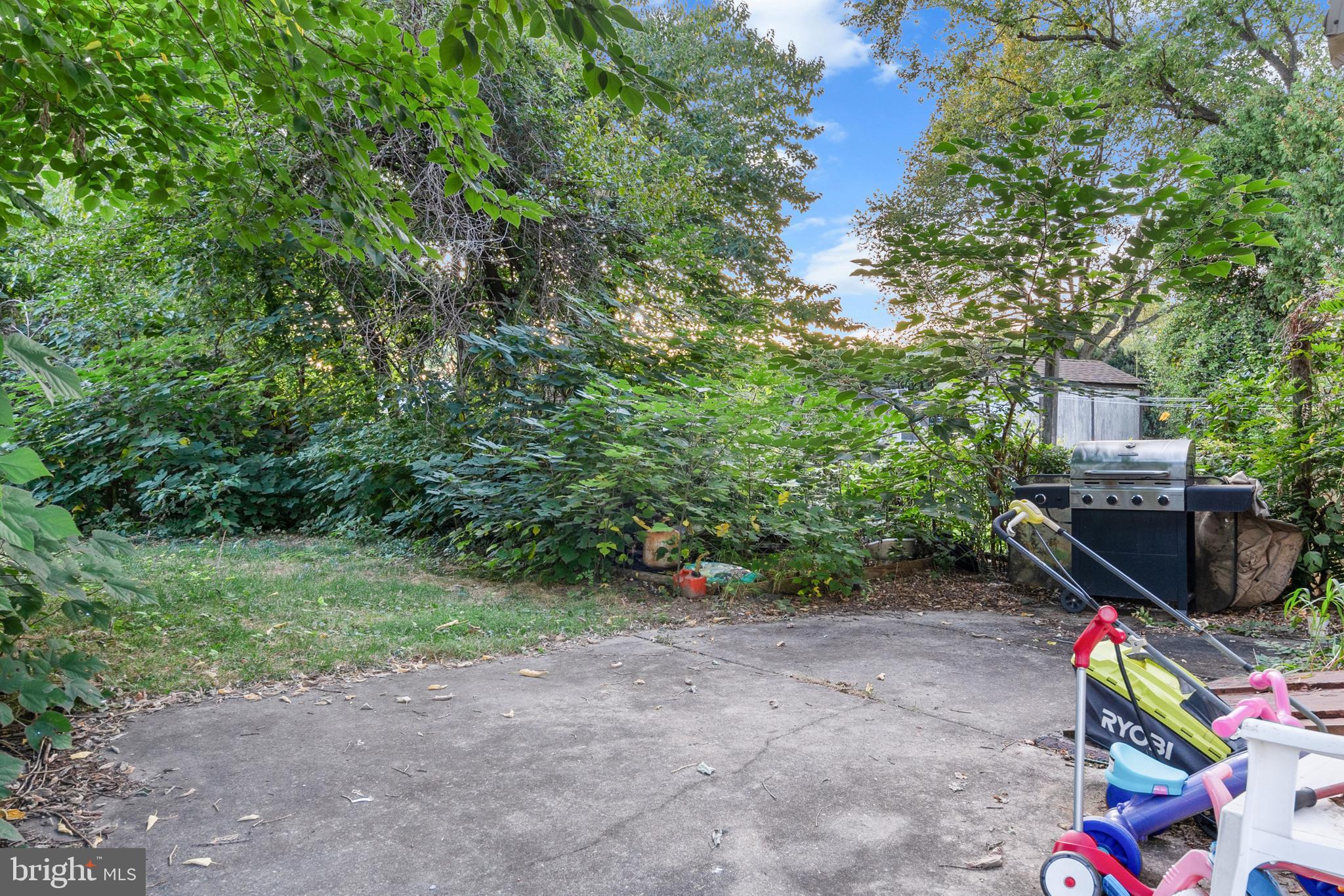 1202 Oak Lane Brookhaven, PA 19015 - Photo 42 of 44