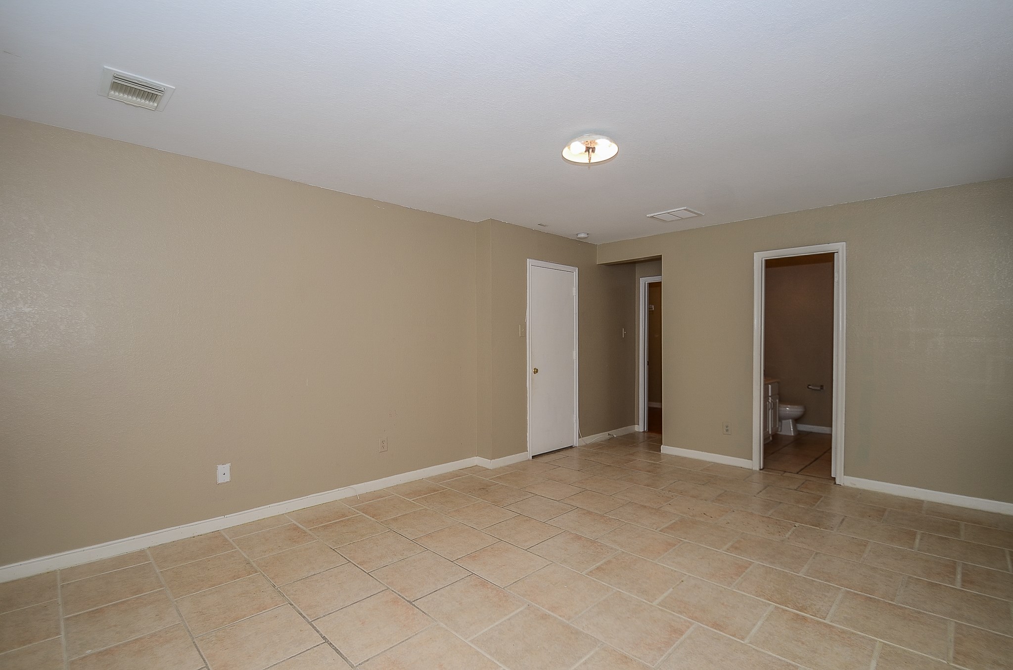 11711 Wainscot Court Houston, TX 77038 - Photo 15 of 32 a view of an empty room