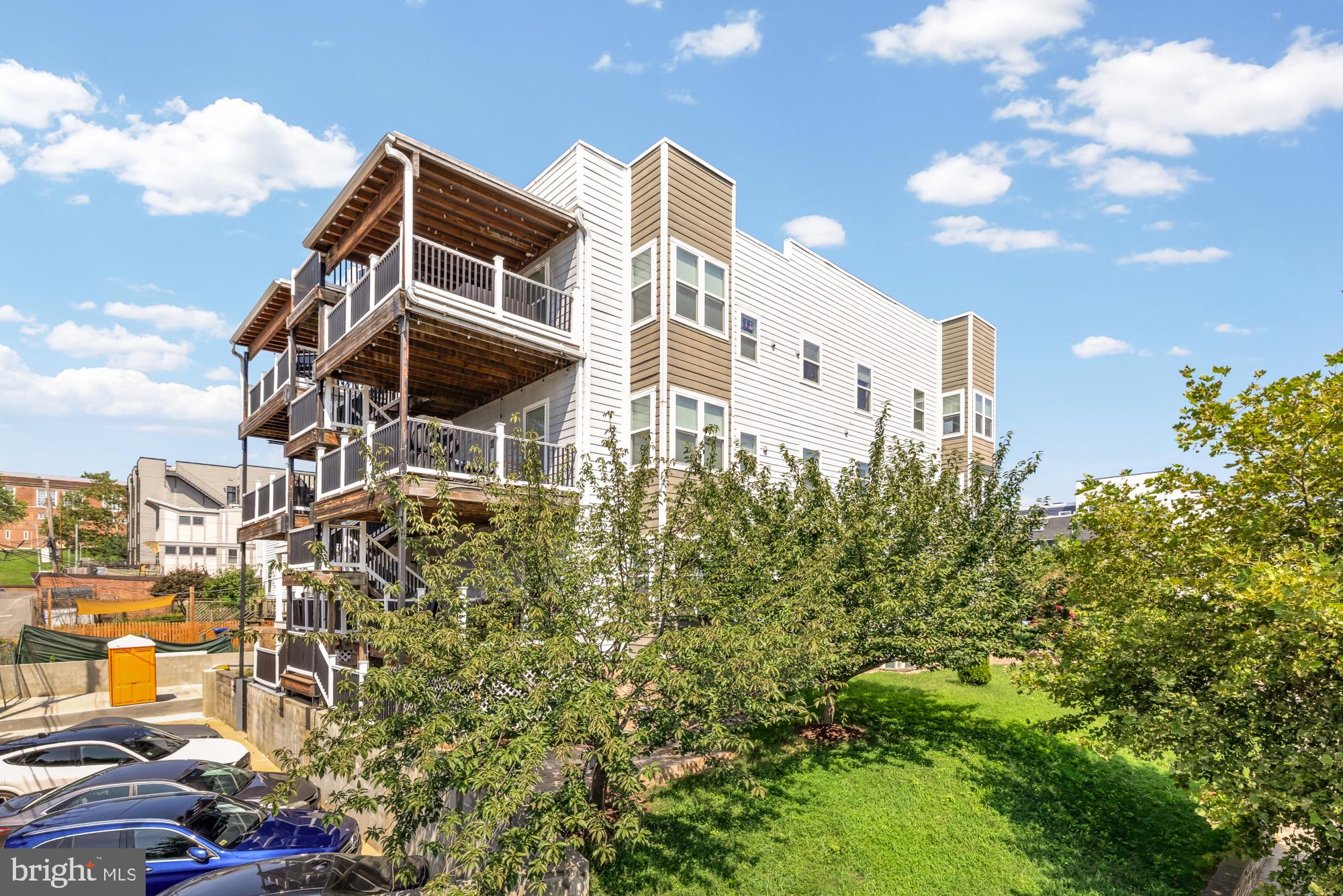 233 S Street Northeast, Unit 4 Washington, DC 20002 - Photo 35 of 37 a view of a large building