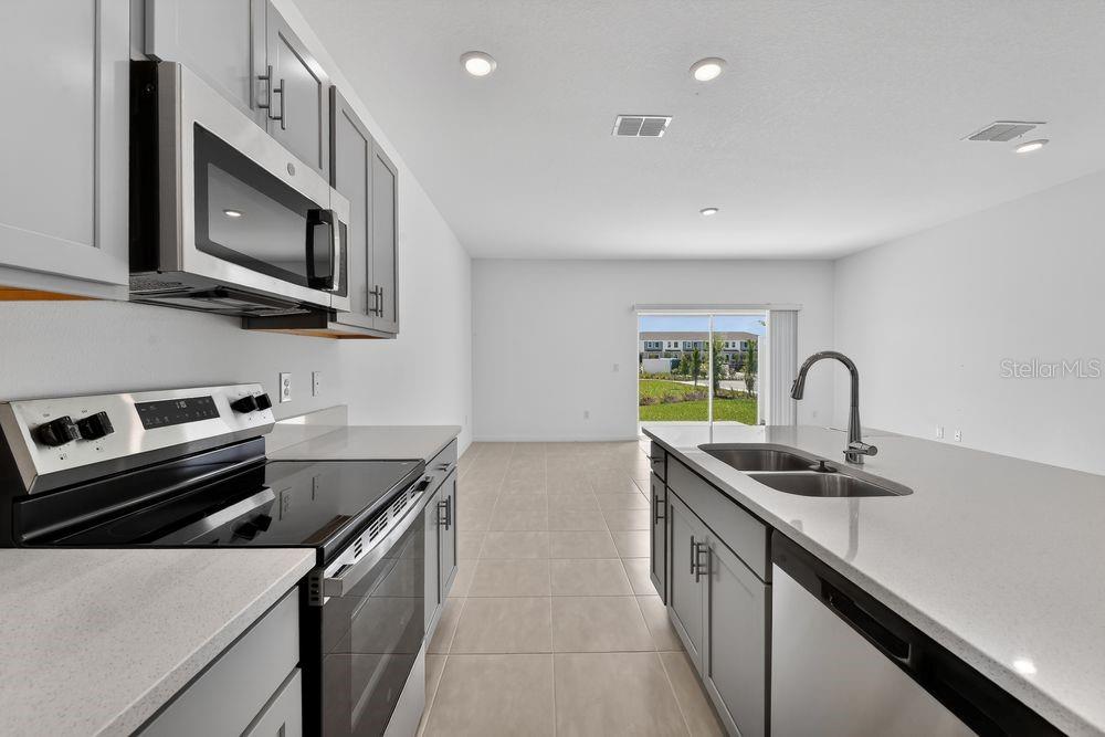 13223 Stable Place Parrish, FL 34219 - Photo 5 of 41