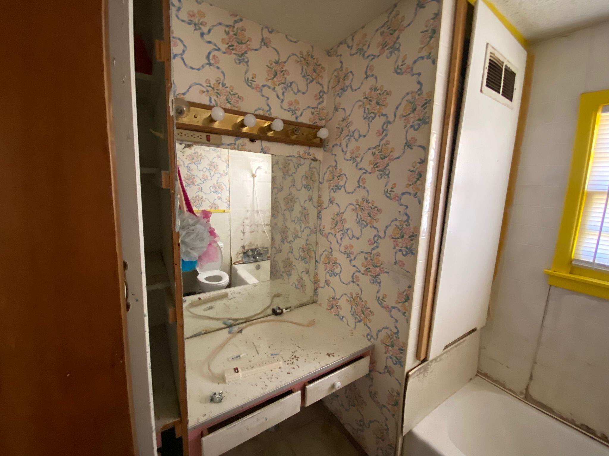 527 51st Street Lubbock, TX 79404 - Photo 12 of 25 12