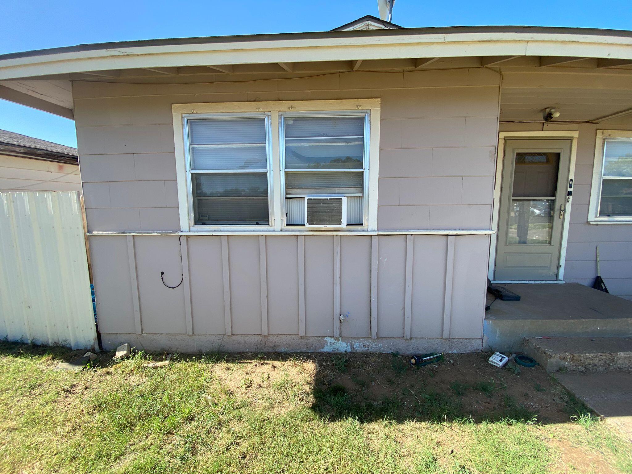 527 51st Street Lubbock, TX 79404 - Photo 4 of 25 4