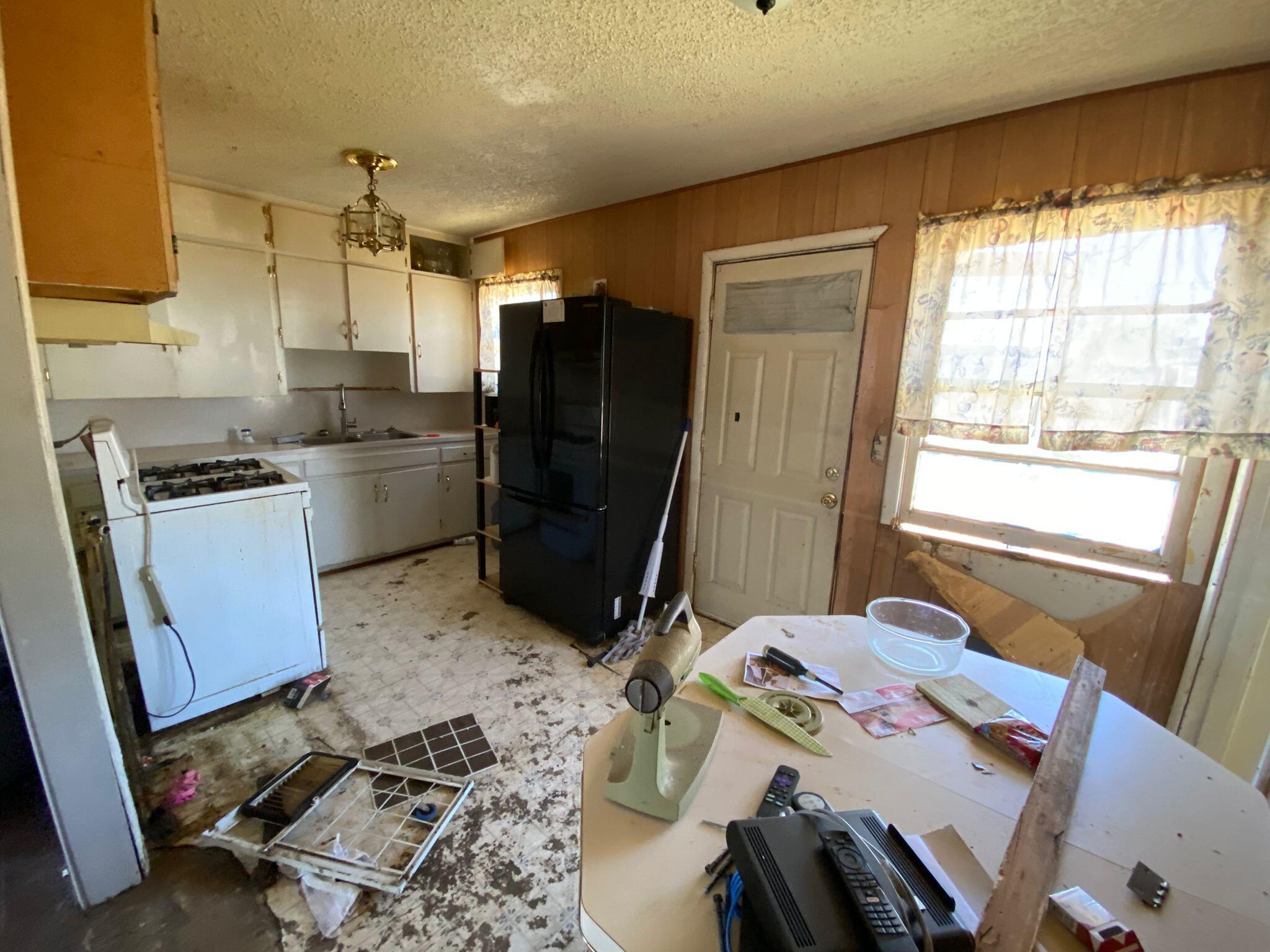 527 51st Street Lubbock, TX 79404 - Photo 7 of 25 7