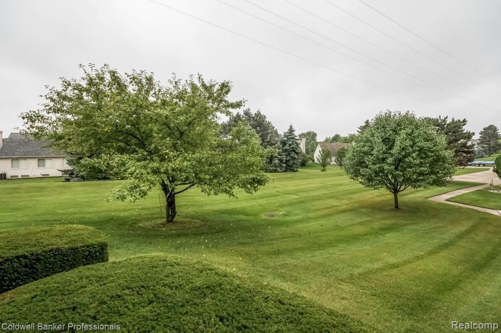 155 Meadow Ln Circle, Unit 21 Rochester Hills, MI 48307 - Photo 28 of 31
