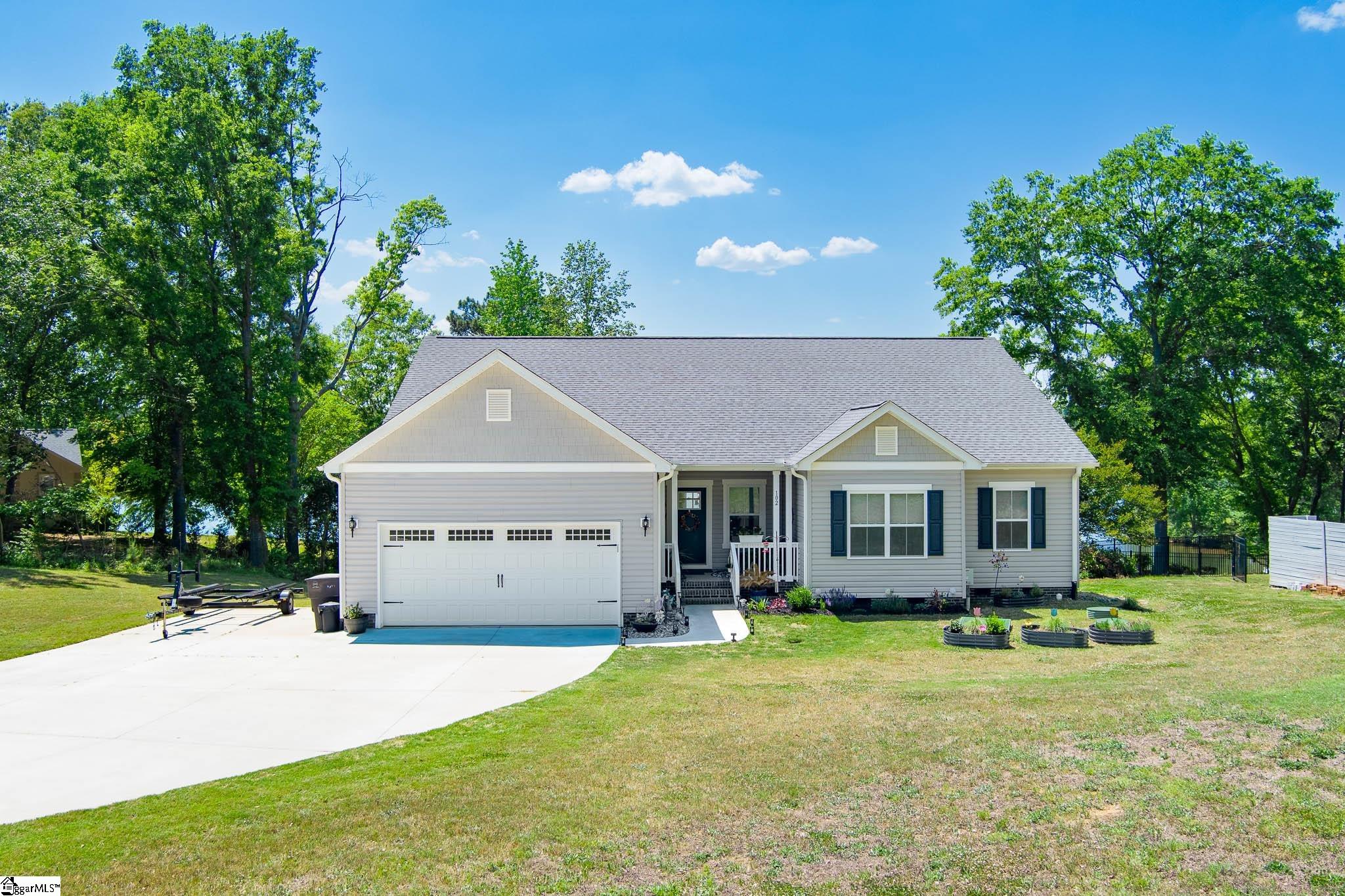 102 Indian Ridge Point Laurens, SC 29360 - Photo 1 of 40
