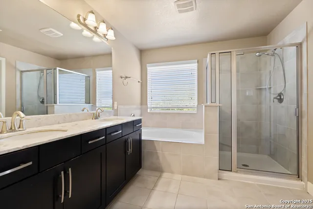 $2,100 | 2526 Gato Del Sol, San Antonio, TX 78245