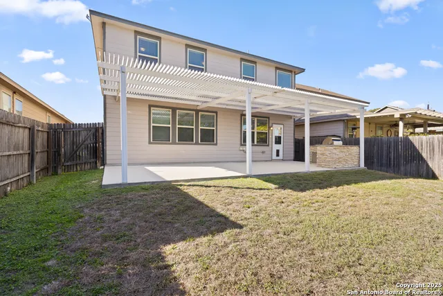 $2,100 | 2526 Gato Del Sol, San Antonio, TX 78245